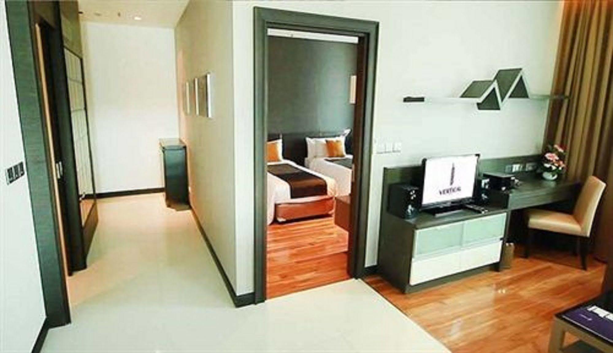 Lumen Bangkok Srinakarin Hotel Ngoại thất bức ảnh