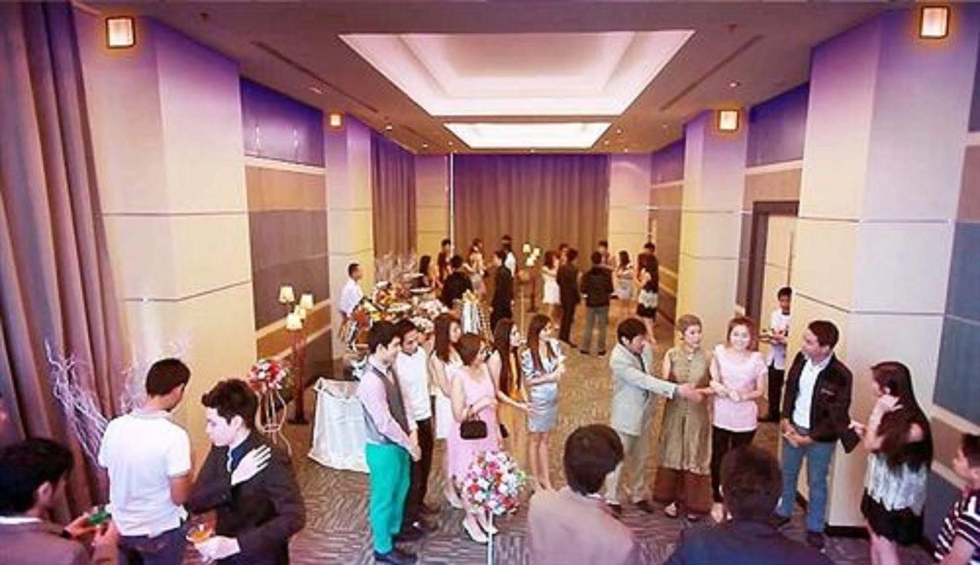 Lumen Bangkok Srinakarin Hotel Ngoại thất bức ảnh